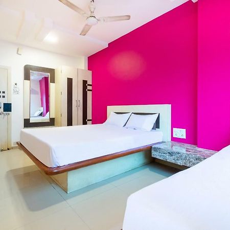 Spot On 42793 Hotel Gurukrupa Shirdi Buitenkant foto