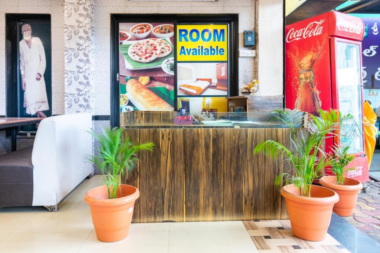 Spot On 42793 Hotel Gurukrupa Shirdi Buitenkant foto