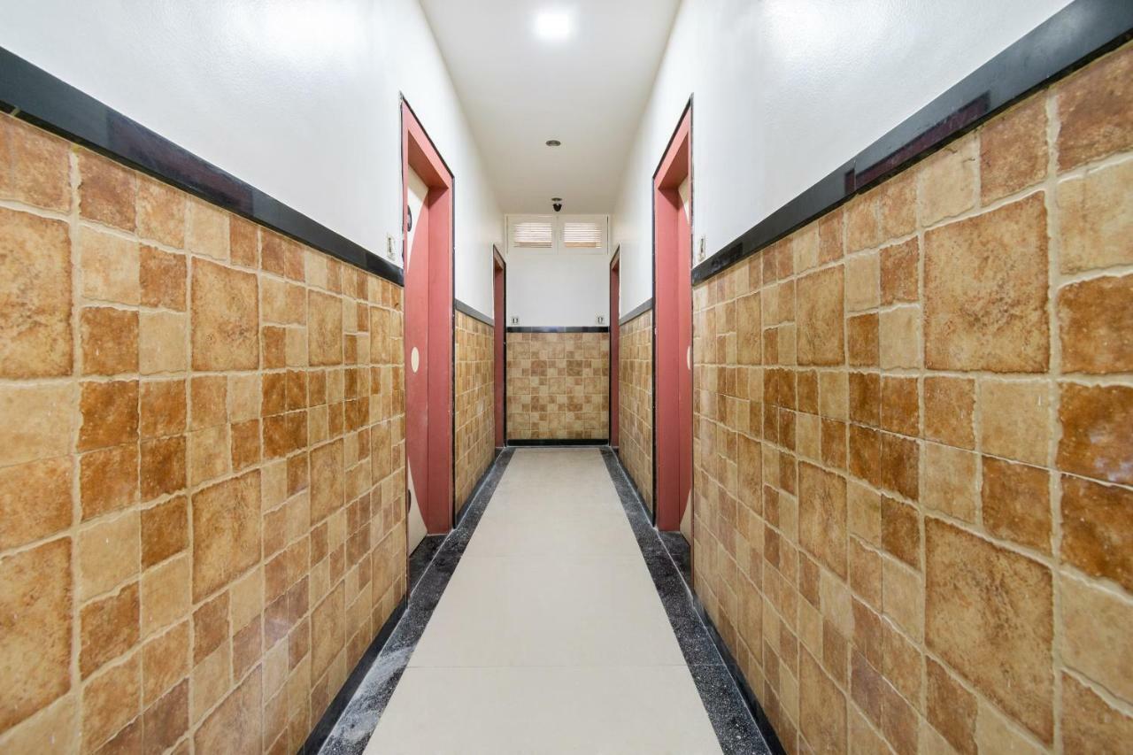 Spot On 42793 Hotel Gurukrupa Shirdi Buitenkant foto