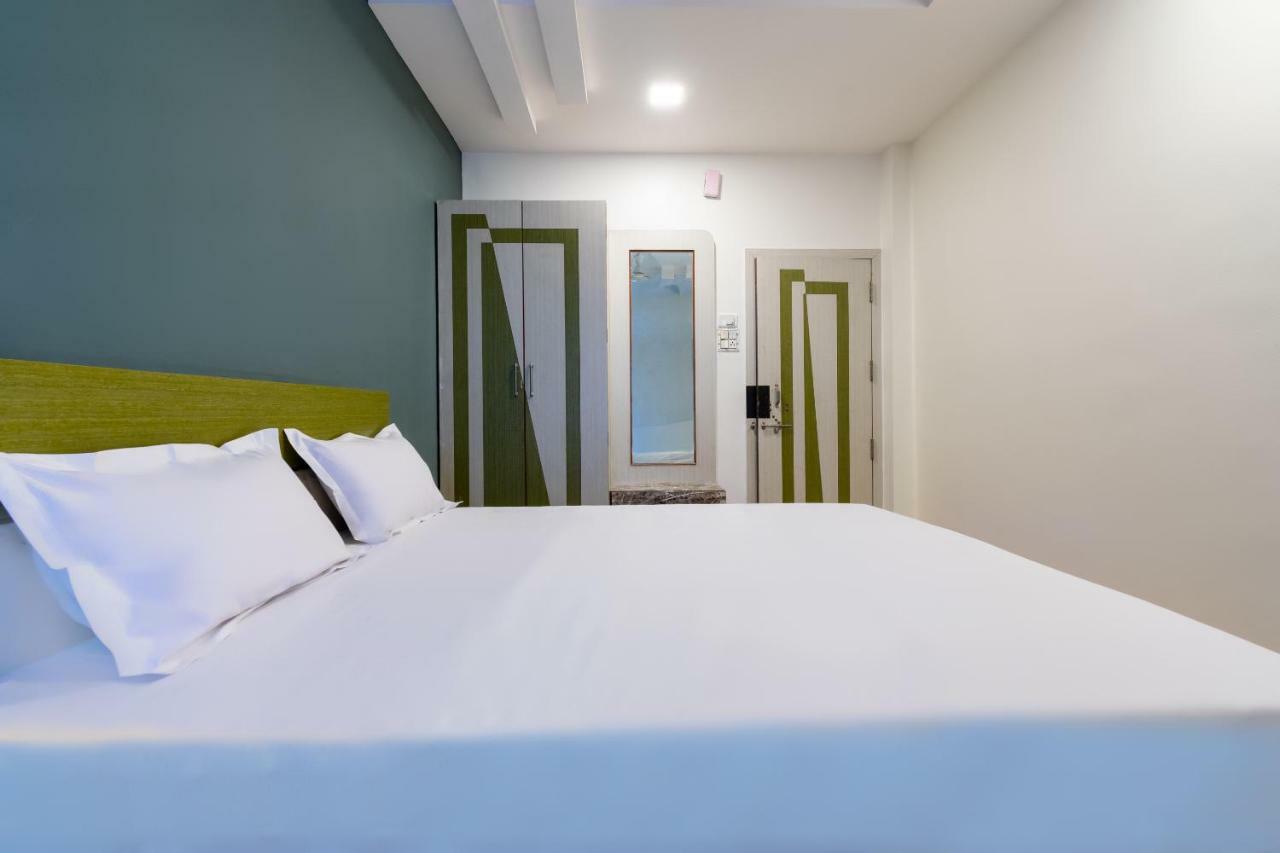 Spot On 42793 Hotel Gurukrupa Shirdi Buitenkant foto